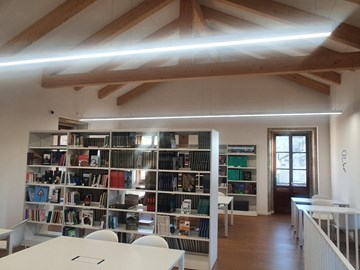 Instalación eléctrica en la nueva biblioteca municipal de Salvaterra