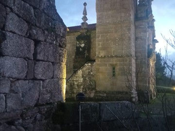 Nueva iluminación iglesia Barciademera, Covelo